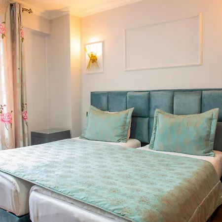 Hotel Daphne 4*