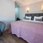 Daphne Отель 4*