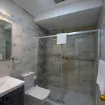 Отель Daphne 4*