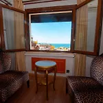 Daphne Стамбул