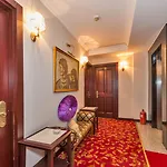 Отель Daphne 4*