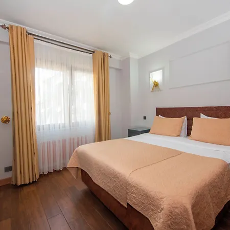Hotel Daphne 4*