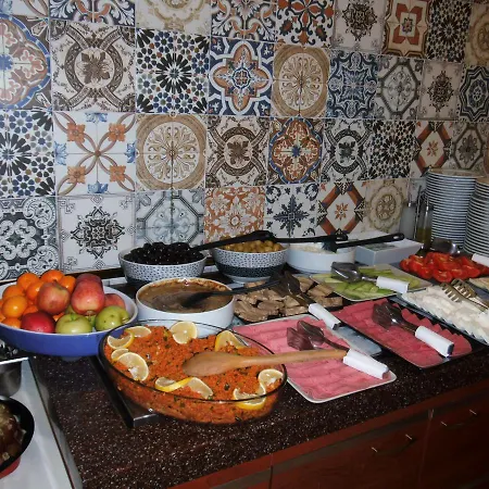 Daphne Hotel 4*